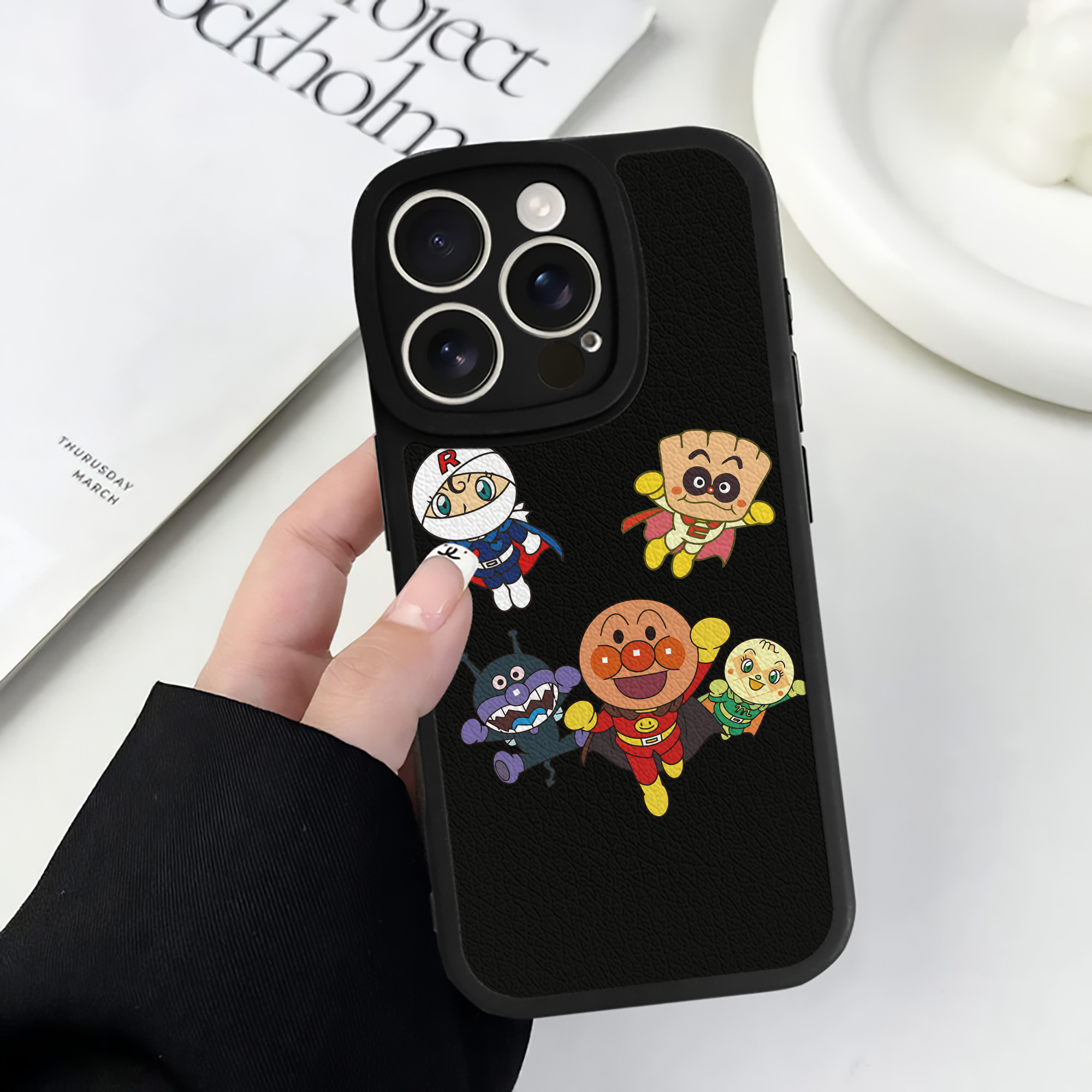 （画像用） アンパンマン Anpanman 【iPhone 16シリーズ対応】シリコンスマホケース（レザー調） 材質：シリコン